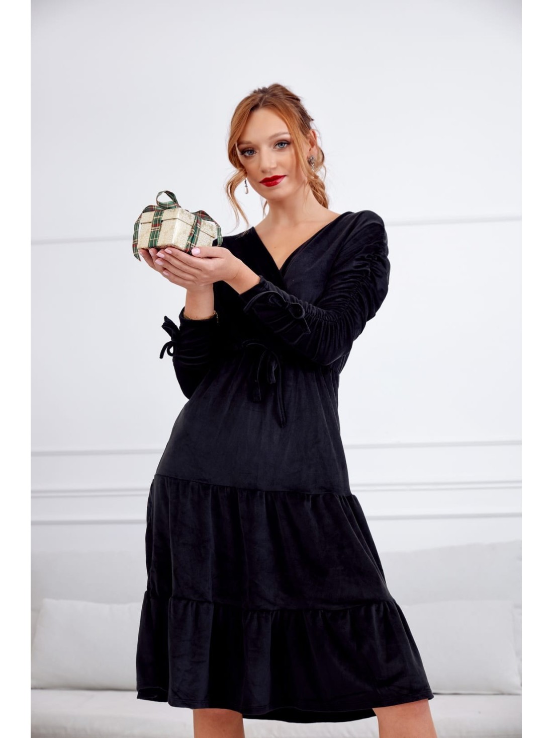 Rochie din velur cu decolteu plic, neagra 0548 - Magazin online - Boutique